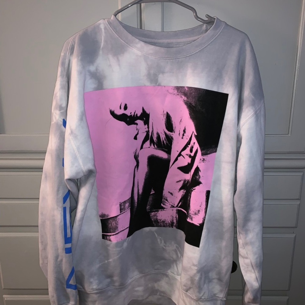 Ariana Grande Sweetener merch
